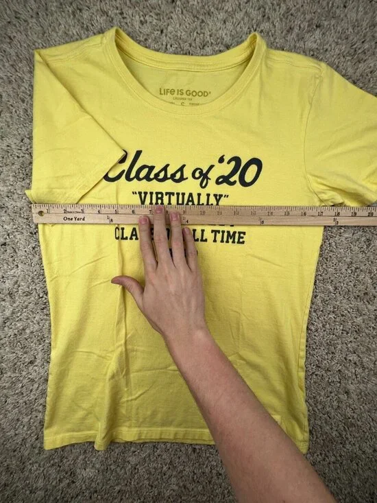 Life Is Good Women’s T-shirt Small Yellow Crusher Tee Crew Neck Class Of ‘20 - Picture 4 of 8
